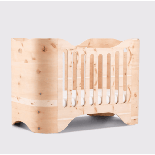 Minibett aus Arvenholz mit Lattenrosteinsatz